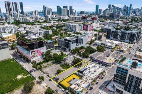 Commercial property in Miami, Florida № 1938981 - photo 16