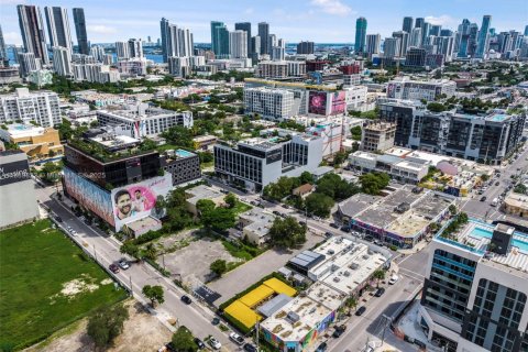 Commercial property in Miami, Florida № 1938981 - photo 17