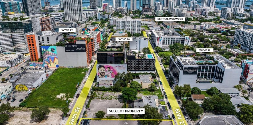 Commercial property in Miami, Florida № 1938981