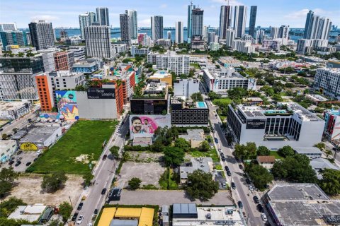 Commercial property in Miami, Florida № 1938981 - photo 15