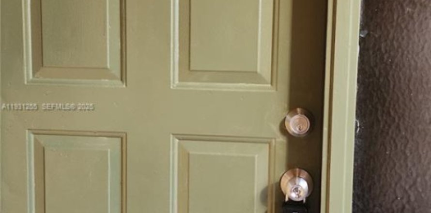 Condominio en Coconut Creek, Florida, 3 dormitorios  № 1990743