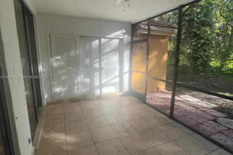 Condominio en alquiler en Coconut Creek, Florida, 3 dormitorios, 113.53 m2 № 1990743 - foto 21