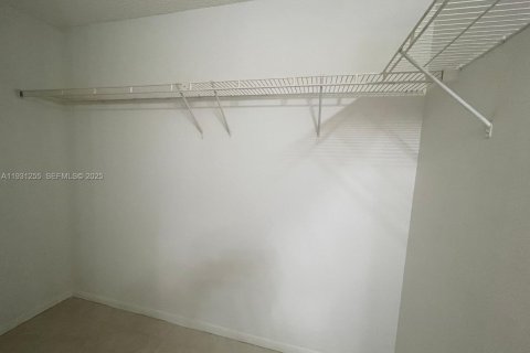 Condominio en alquiler en Coconut Creek, Florida, 3 dormitorios, 113.53 m2 № 1990743 - foto 11