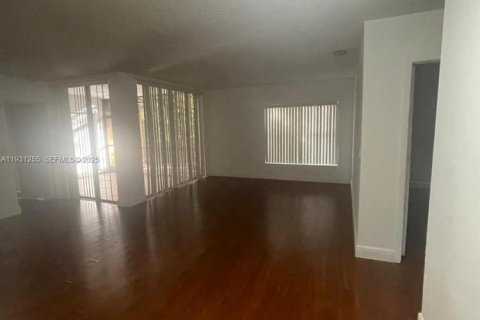 Condominio en alquiler en Coconut Creek, Florida, 3 dormitorios, 113.53 m2 № 1990743 - foto 2