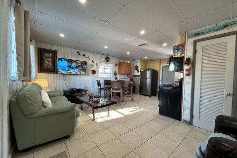 Villa ou maison à vendre à Islamorada, Village of Islands, Floride: 4 chambres, 156.08 m2 № 2193576 - photo 6