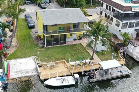 Villa ou maison à Islamorada, Village of Islands, Floride 4 chambres, 156.08 m2 № 2193576