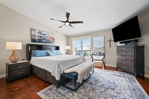 Townhouse in Indian Rocks Beach, Florida 2 bedrooms, 136.1 sq.m. № 1771625 - photo 19
