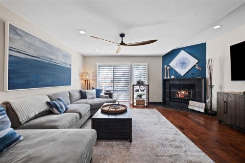 Townhouse in Indian Rocks Beach, Florida 2 bedrooms, 136.1 sq.m. № 1771625 - photo 6