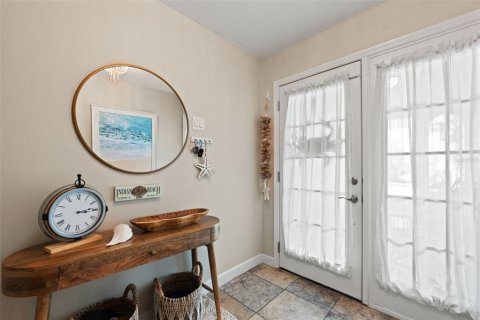 Townhouse in Indian Rocks Beach, Florida 2 bedrooms, 136.1 sq.m. № 1771625 - photo 4