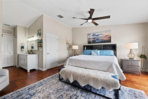 Townhouse in Indian Rocks Beach, Florida 2 bedrooms, 136.1 sq.m. № 1771625 - photo 20