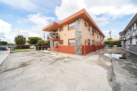 Appartement à louer à Hialeah, Floride: 2 chambres, 84.08 m2 № 1946883 - photo 1