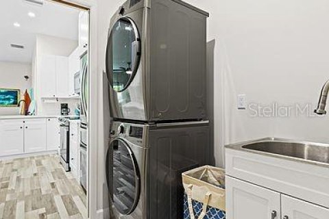 Villa ou maison à louer à Sarasota, Floride: 3 chambres, 159.98 m2 № 1786264 - photo 4