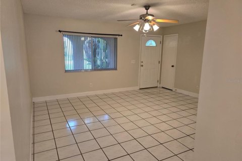 Casa en alquiler en Orlando, Florida, 3 dormitorios, 153.2 m2 № 1833261 - foto 3