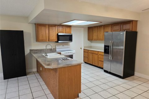 Casa en alquiler en Orlando, Florida, 3 dormitorios, 153.2 m2 № 1833261 - foto 4