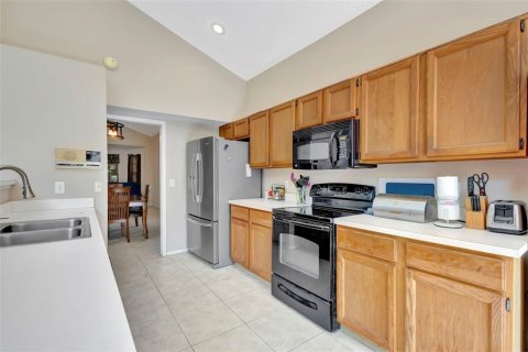House in Apopka, Florida 3 bedrooms, 212.93 sq.m. № 1804850 - photo 14
