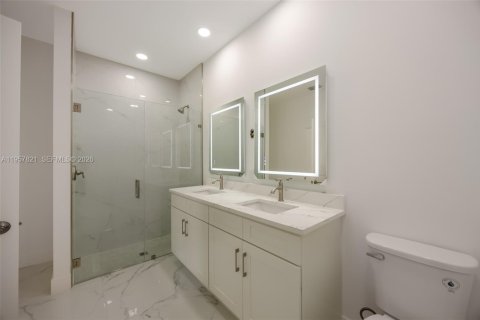 House in Lehigh Acres, Florida 4 bedrooms, 153.29 sq.m. № 2019542 - photo 9