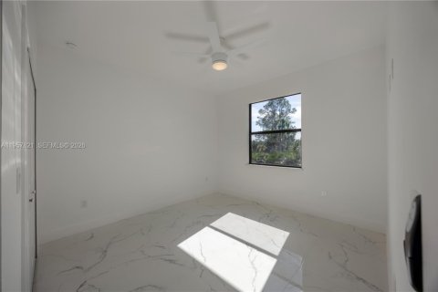 House in Lehigh Acres, Florida 4 bedrooms, 153.29 sq.m. № 2019542 - photo 16