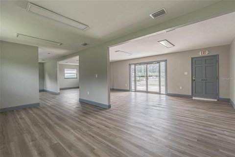 Commercial property in Land O' Lakes, Florida 165.37 sq.m. № 2239474 - photo 11