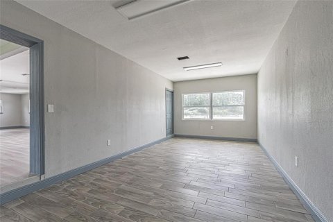 Commercial property in Land O' Lakes, Florida 165.37 sq.m. № 2239474 - photo 8