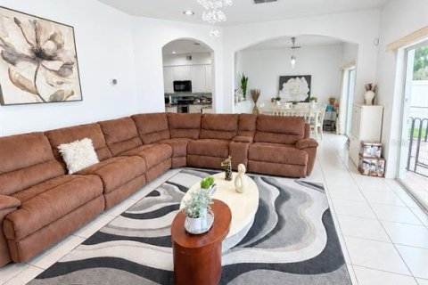 Villa ou maison à vendre à Winter Garden, Floride: 5 chambres, 341.23 m2 № 2413961 - photo 8