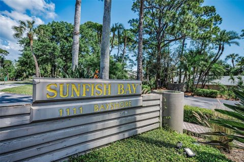 Condo in Clearwater, Florida, 2 bedrooms № 2101560