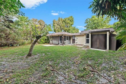 Villa ou maison à vendre à Tamarac, Floride: 2 chambres, 85.84 m2 № 2007408 - photo 23