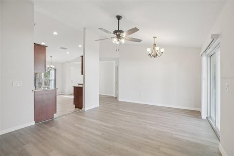Villa ou maison à vendre à Ocala, Floride: 3 chambres, 122.17 m2 № 2142315 - photo 8