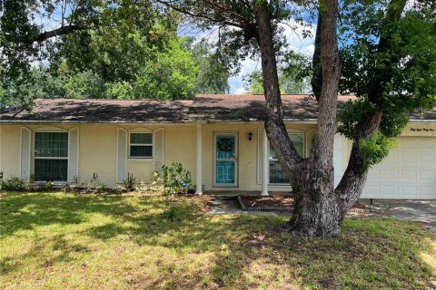 House in Orlando, Florida 3 bedrooms, 92.9 sq.m. № 2338914