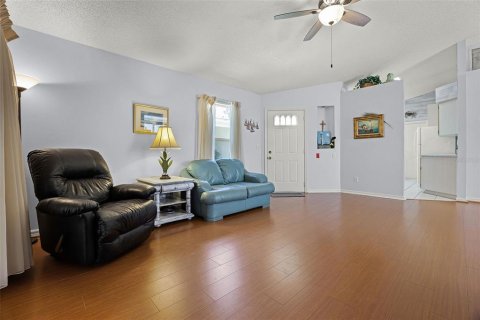 House in Leesburg, Florida 2 bedrooms, 107.77 sq.m. № 1787343 - photo 10