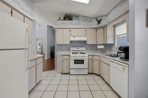 House in Leesburg, Florida 2 bedrooms, 107.77 sq.m. № 1787343 - photo 13