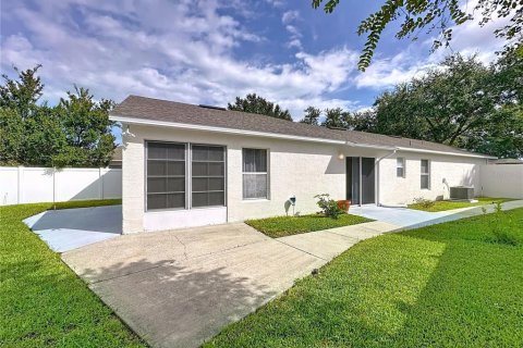 House in Clermont, Florida 2 bedrooms, 108.7 sq.m. № 1894192 - photo 17