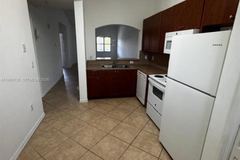Condo in Cutler Bay, Florida, 2 bedrooms  № 2081337 - photo 8