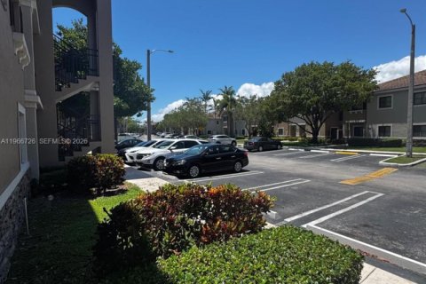 Condo in Cutler Bay, Florida, 2 bedrooms  № 2081337 - photo 3