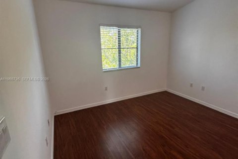 Condo in Cutler Bay, Florida, 2 bedrooms  № 2081337 - photo 13