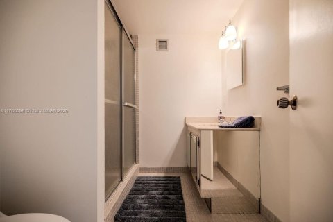 Condo in Hollywood, Florida, 2 bedrooms  № 1699233 - photo 29
