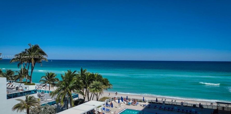Condo in Hollywood, Florida, 2 bedrooms № 1699233