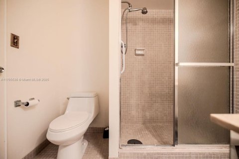 Condo in Hollywood, Florida, 2 bedrooms  № 1699233 - photo 28