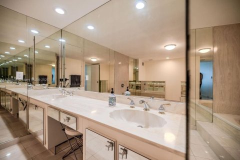 Condo in Hollywood, Florida, 2 bedrooms  № 1699233 - photo 21