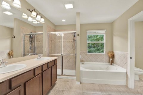 Casa en venta en Wesley Chapel, Florida, 4 dormitorios, 251.77 m2 № 1884999 - foto 25