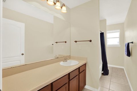 Casa en venta en Wesley Chapel, Florida, 4 dormitorios, 251.77 m2 № 1884999 - foto 28