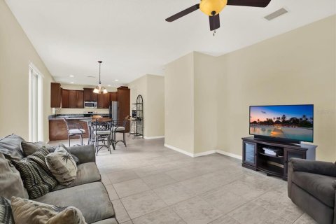 Casa en venta en Wesley Chapel, Florida, 4 dormitorios, 251.77 m2 № 1884999 - foto 17