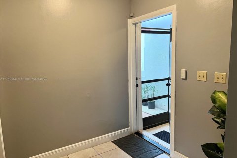 Townhouse in Lauderhill, Florida 3 bedrooms, 145.86 sq.m. № 1865323 - photo 4