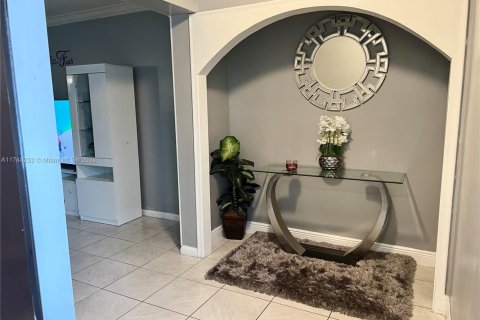 Townhouse in Lauderhill, Florida 3 bedrooms, 145.86 sq.m. № 1865323 - photo 6