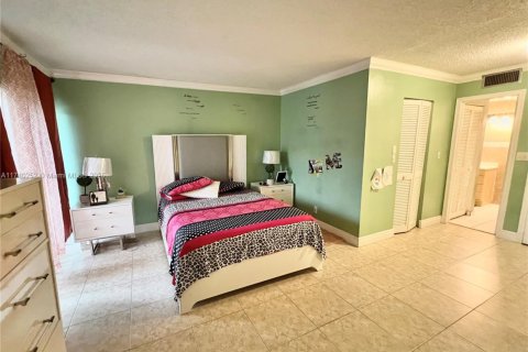Townhouse in Lauderhill, Florida 3 bedrooms, 145.86 sq.m. № 1865323 - photo 22