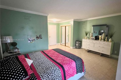 Townhouse in Lauderhill, Florida 3 bedrooms, 145.86 sq.m. № 1865323 - photo 23