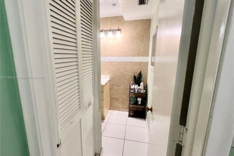 Townhouse in Lauderhill, Florida 3 bedrooms, 145.86 sq.m. № 1865323 - photo 26