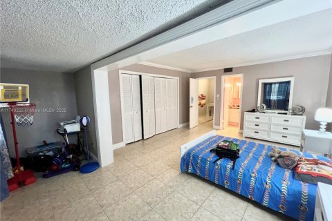 Townhouse in Lauderhill, Florida 3 bedrooms, 145.86 sq.m. № 1865323 - photo 29