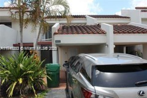 Townhouse in Lauderhill, Florida 3 bedrooms, 145.86 sq.m. № 1865323 - photo 3