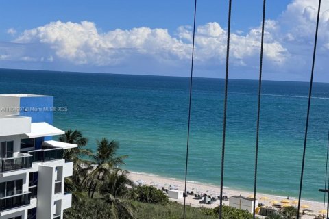 Condominio en Miami Beach, Florida, 2 dormitorios  № 2012908