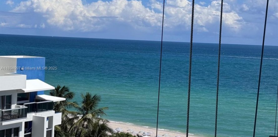 Condominio en Miami Beach, Florida, 2 dormitorios  № 2012908